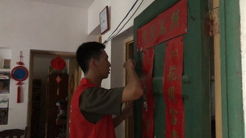 社区“三社联动”焕新颜 门窗检修服务活动纪实